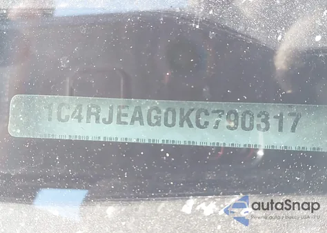 2019 Jeep Grand Cherokee Altitude 4X2 from USA, damaged, VIN 1C4RJEAG0KC790317